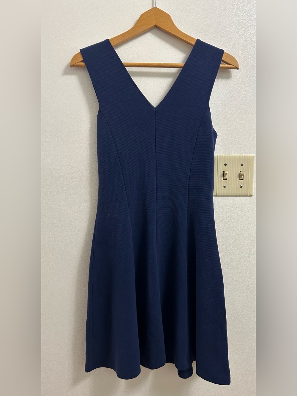 Lilly Pulitzer Navy Sleeveless V-Neck Dress (Size-S) - Picture 4 of 4